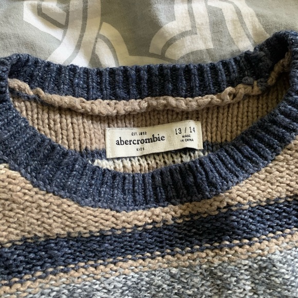Abercrombie kids sweater - Picture 3 of 4